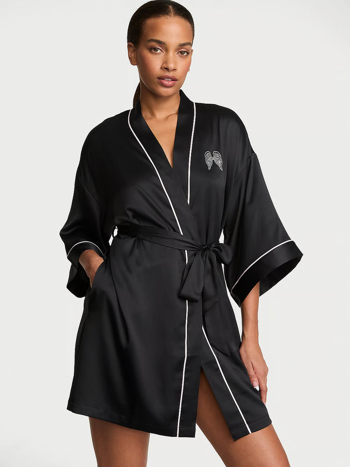 Signature Satin Short Piped Robe Fashion Show 2026 – Sloppur