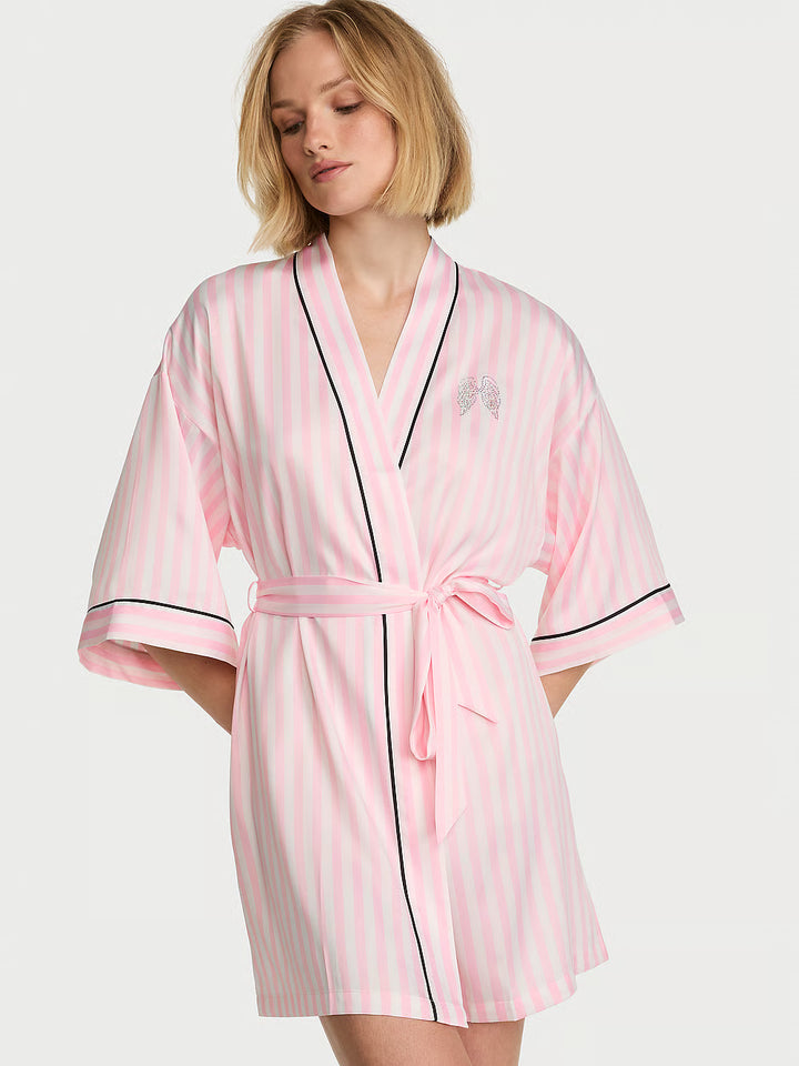 Signature Satin Short Piped Robe Fashion Show 2026 – Sloppur
